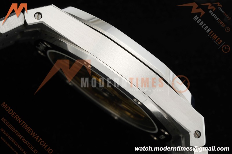Audemars Piguet - Royal Oak KAWS 15500 41mm SS/SS XX Silver Dial APSF A4302