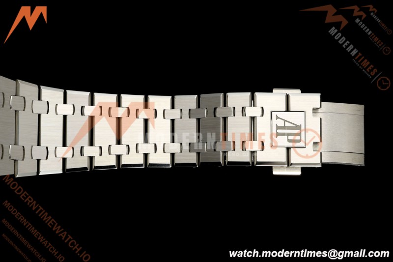 Audemars Piguet - Royal Oak 26240ST 50th Anniversary 41mm SS/SS White SWF Dial DDF DD4401