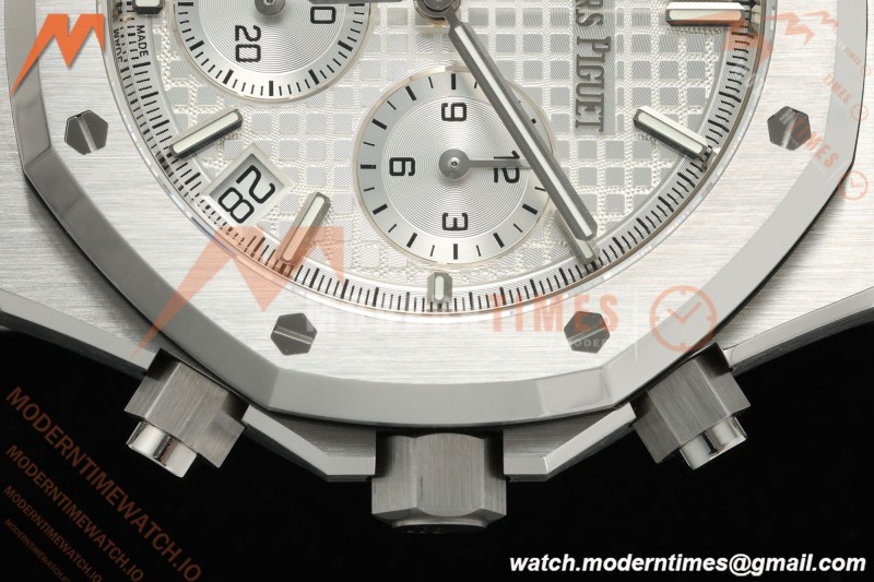 Audemars Piguet - Royal Oak 26240ST 50th Anniversary 41mm SS/SS White SWF Dial DDF DD4401
