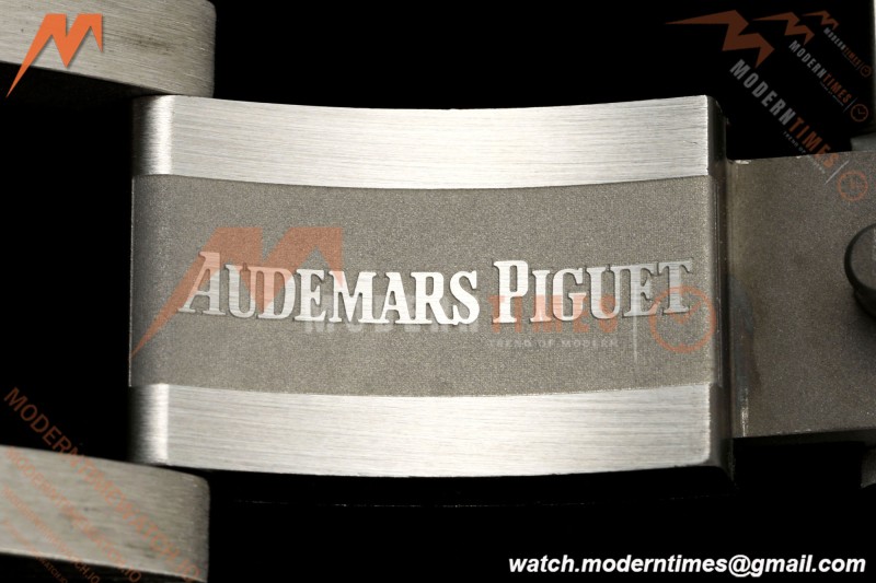 Audemars Piguet - Royal Oak 26240ST 50th Anniversary 41mm SS/SS Blue SWF Dial DDF DD4401