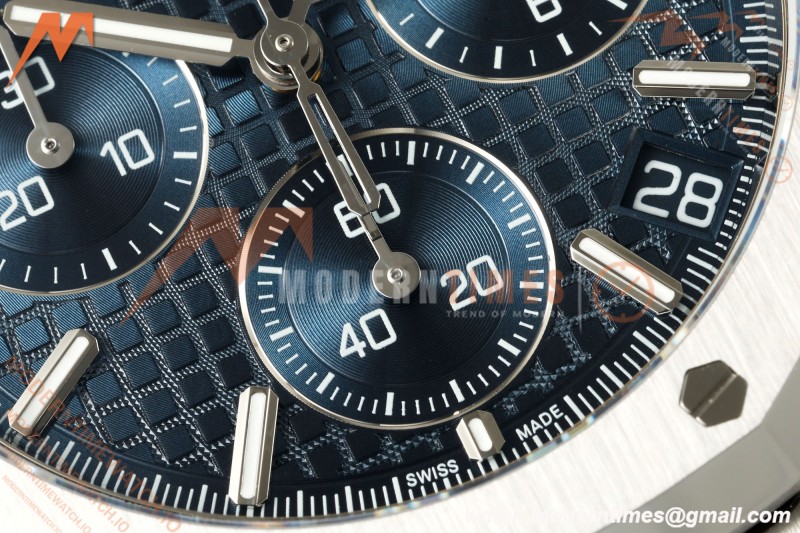 Audemars Piguet - Royal Oak 26240ST 50th Anniversary 41mm SS/SS Blue SWF Dial DDF DD4401