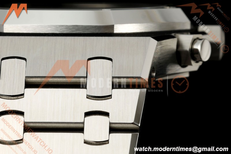Audemars Piguet - Royal Oak 26240ST 50th Anniversary 41mm SS/SS Blue SWF Dial DDF DD4401