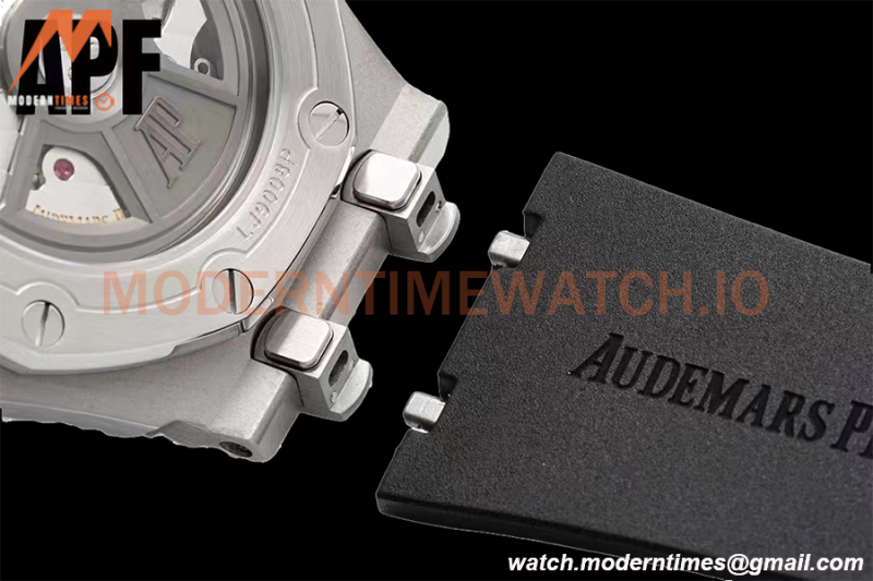Audemars Piguet - Royal Oak Diver 15720CN 42mm CER/RU Black APF A4308