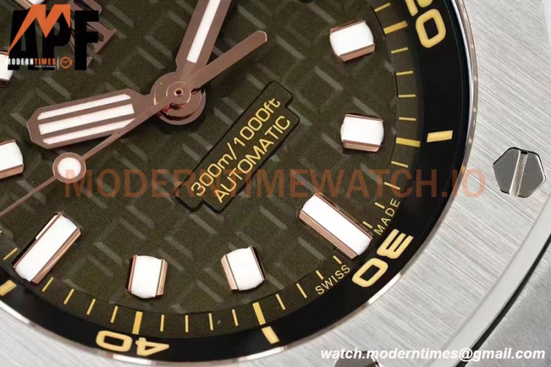 Audemars Piguet - Royal Oak Diver 15720ST 42mm SS/RU Green APF A4308