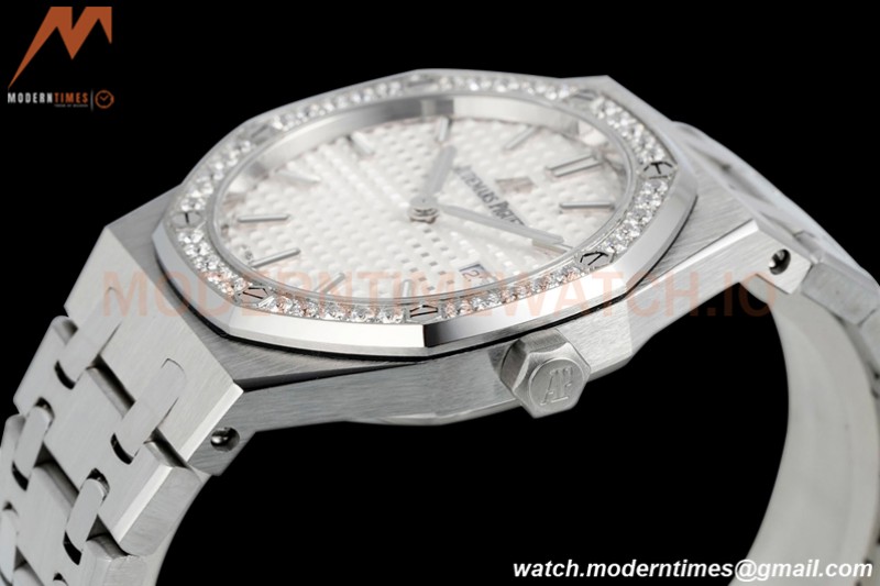Audemars Piguet - Royal Oak Ladies 67651ST 33mm Dia SS/SS Wht/Stk ZF Swiss Qtz