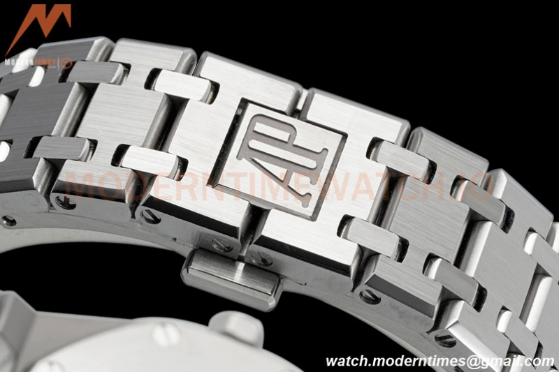 Audemars Piguet - Royal Oak Ladies 67651ST 33mm Dia SS/SS Wht/Stk ZF Swiss Qtz