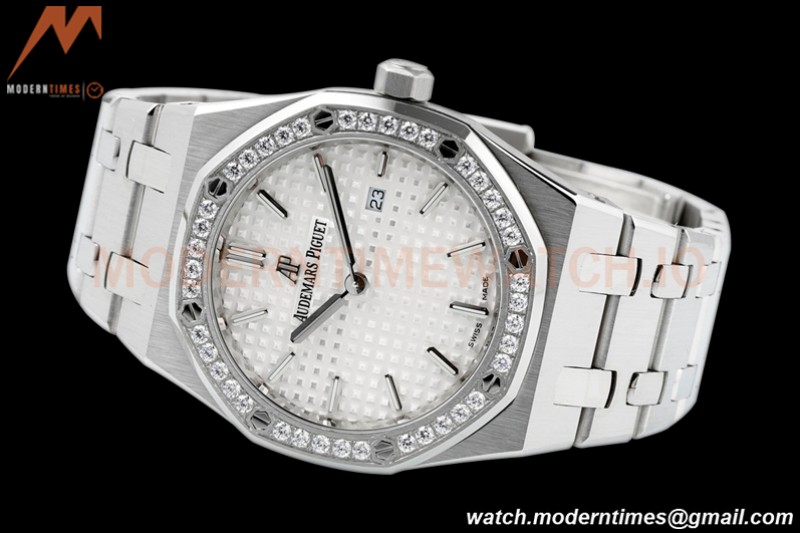 Audemars Piguet - Royal Oak Ladies 67651ST 33mm Dia SS/SS Wht/Stk ZF Swiss Qtz