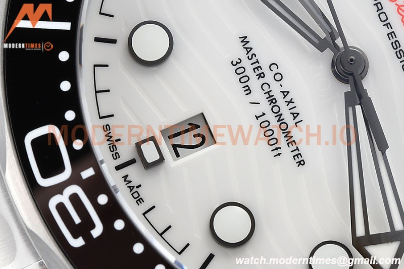 Omega - Seamaster Diver 300m 42mm Black SS/SS White Dial VSF A8800