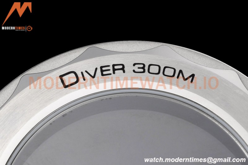 Omega - Seamaster Diver 300m 42mm YG/SS Blue VSF A8800