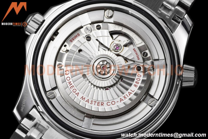 Omega - Seamaster Diver 300m 42mm Blue SS/SS White Dial VSF A8800