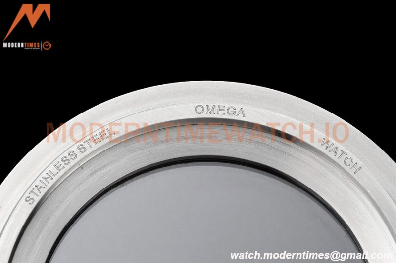 Omega - Seamaster Diver 300m 42mm Blue SS/SS White Dial VSF A8800