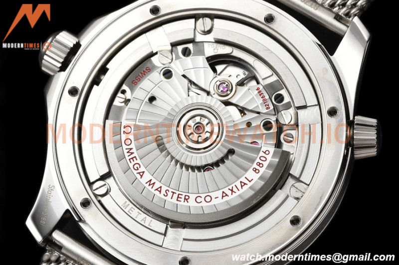 Omega - Seamaster Diver 300M 42mm James Bond 60th Anniv. SS/SS Blue VSF A8806