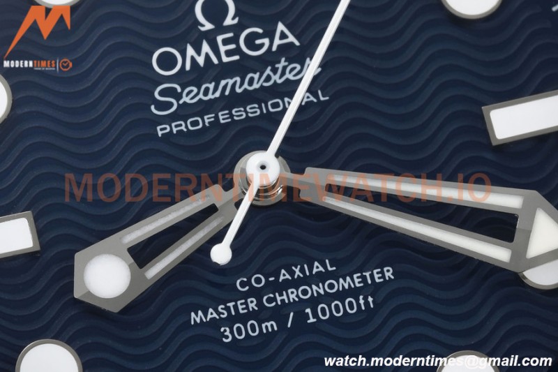 Omega - Seamaster Diver 300M 42mm James Bond 60th Anniv. SS/SS Blue VSF A8806