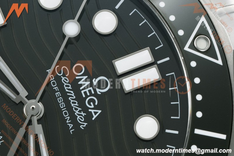Omega - Seamaster Diver 300m 42mm Ceramic SS/SS Green Dial VSF VS8800