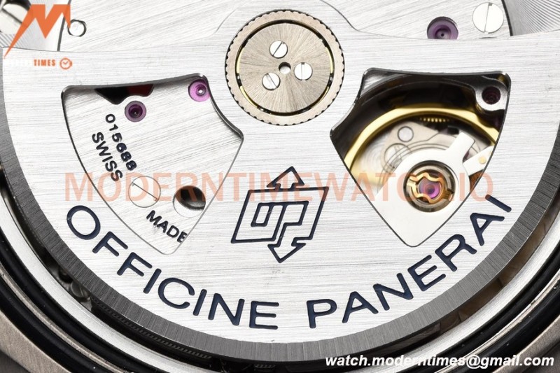 Panerai - PAM1579 Submersible Luna Rossa 42mm SS/RU White VSF P900