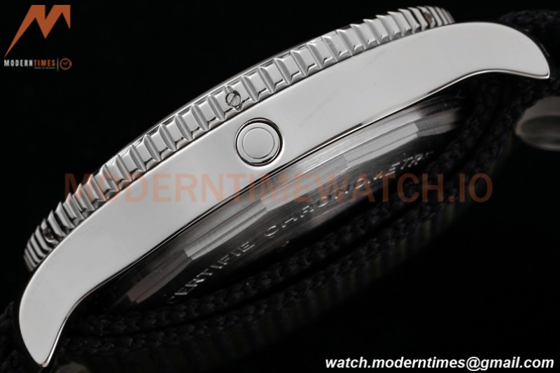 Breitling - Superocean 44mm Automatic SS/NY Grn/Stk/Num TF Asia 2824