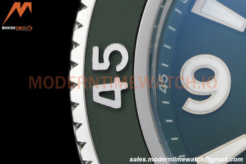 Breitling - Superocean 44mm Red SS/SS Green BLSF A2824