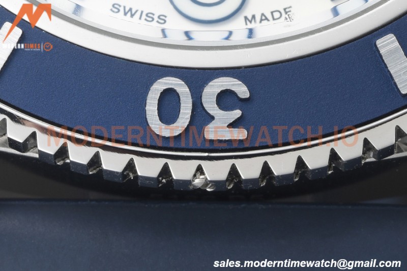 Breitling - Superocean 44mm SS/RU White BLSF A2824