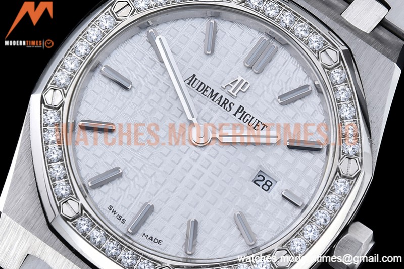 Audemars Piguet - Royal Oak Ladies 67651ST 33mm Dia SS/SS White JJF Qtz