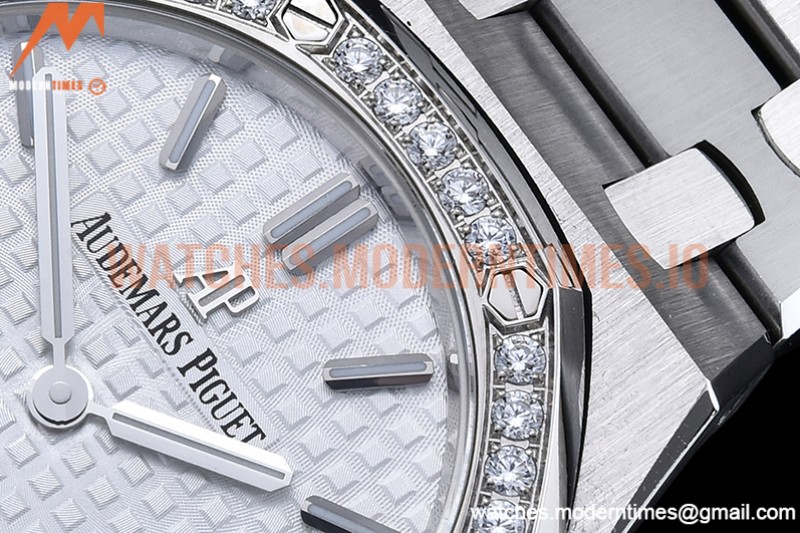 Audemars Piguet - Royal Oak Ladies 67651ST 33mm Dia SS/SS White JJF Qtz