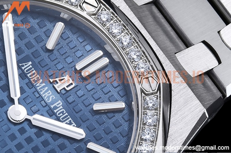 Audemars Piguet - Royal Oak Ladies 67651ST 33mm Dia SS/SS Blue JJF Qtz