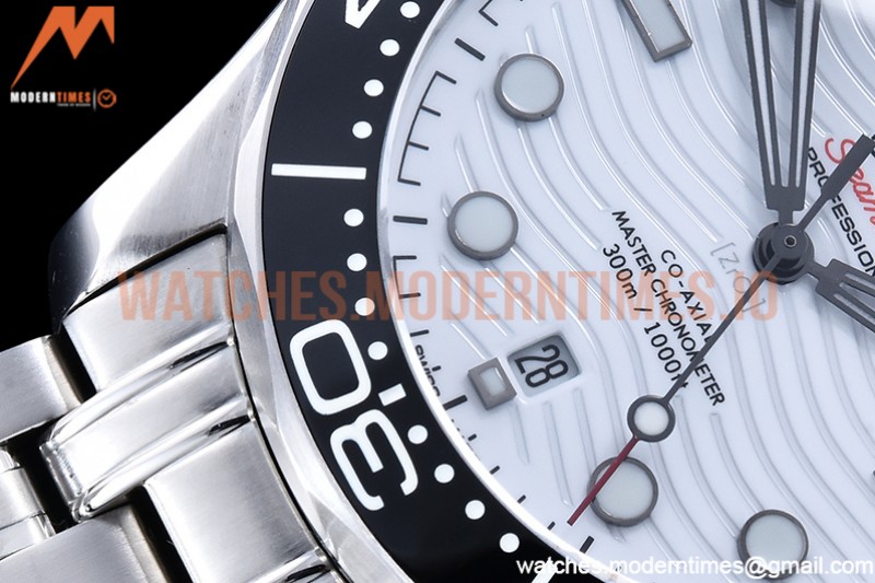Omega - Seamaster 300m 2018 Blk SS/SS White GDF MY8215